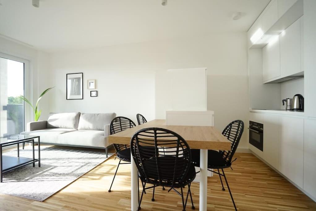 Apartment With Terrace Near Metro Station And Spa Wien Exteriör bild