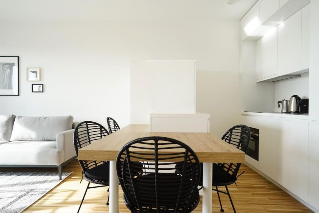 Apartment With Terrace Near Metro Station And Spa Wien Exteriör bild