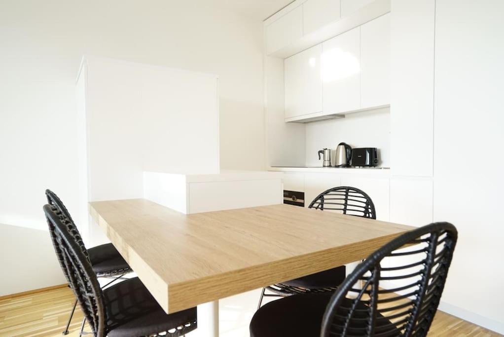 Apartment With Terrace Near Metro Station And Spa Wien Exteriör bild